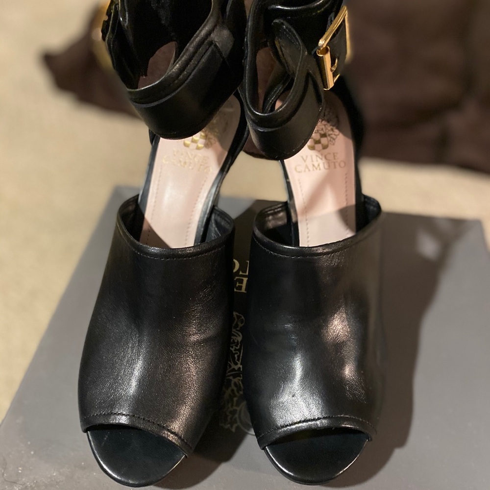 Sexy Vince Camuto peep toe wedge